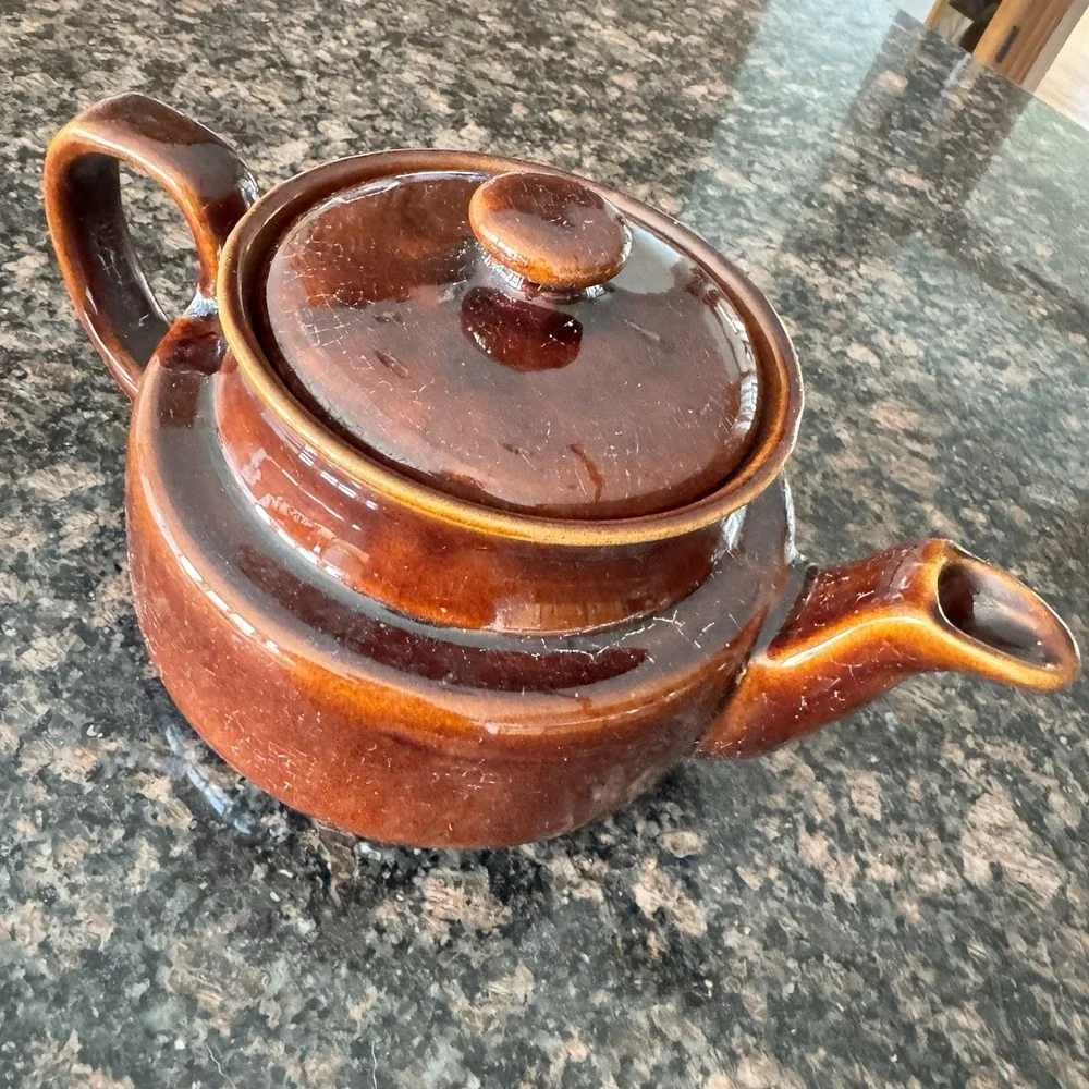 Vintage USA Brown Heavy Stoneware 6 Cup Tea or Coffee Pot